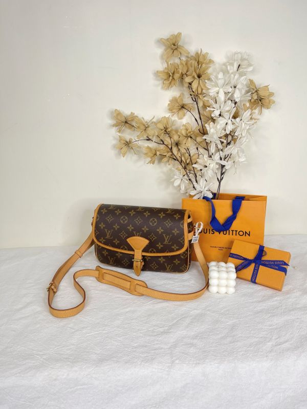 【分期0利率】LV VINTAGE 老花法棍包【9成新】 