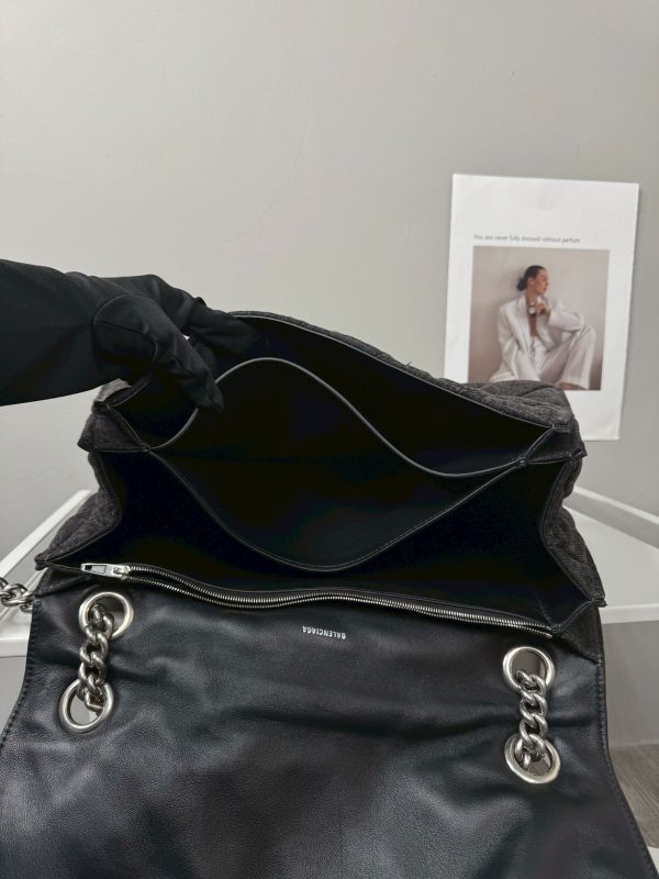 【分期0利率】BALENCIAGA CRUSH 绗縫牛仔沙漏包 中號【99成新】 