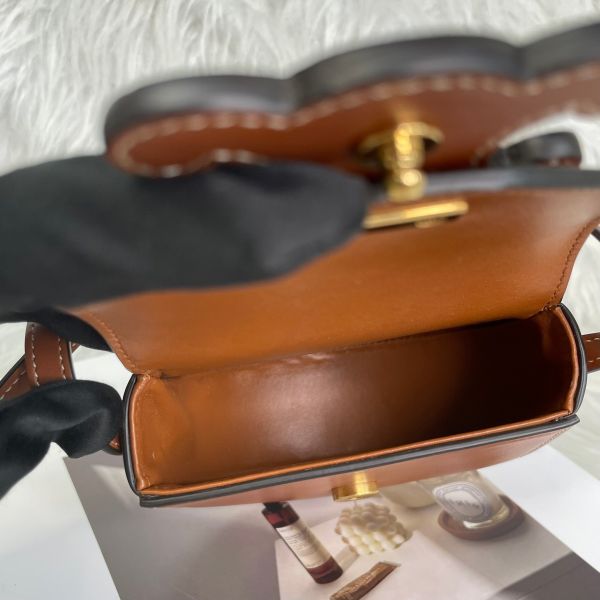 【95新】【12期0利率】CELINE 平滑小牛皮CUIR TRIOMPHE迷你BESACE  小胖包 