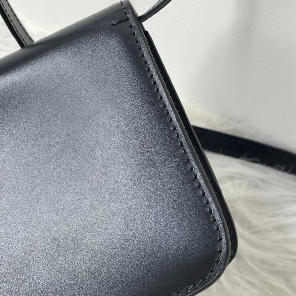 【12期0利率】BURBERRY BT 平滑牛皮 MINI小方胖【9成新】 