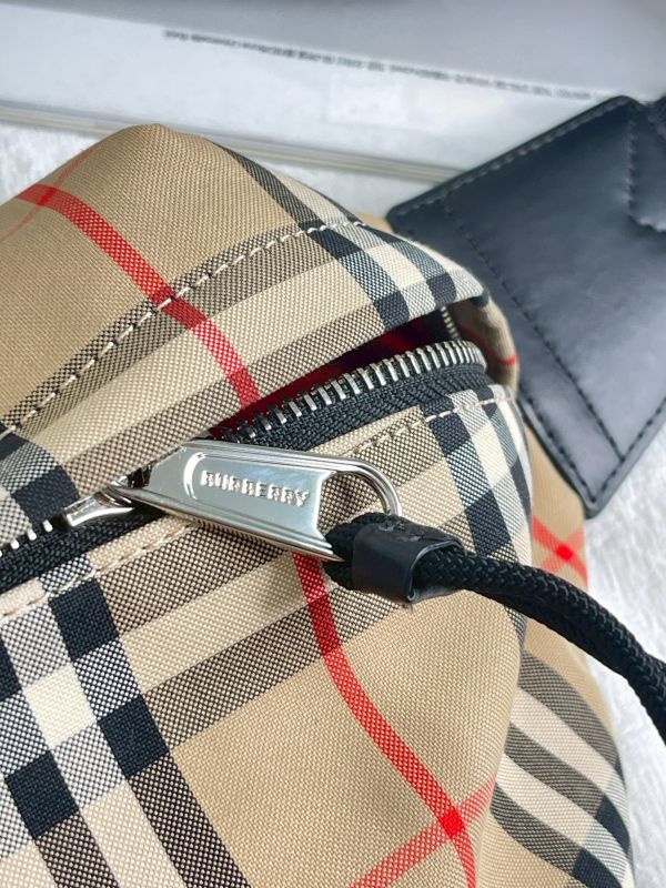 【分期0利率】BURBERRY Vintage格紋拉鍊胸包 【99成新】 
