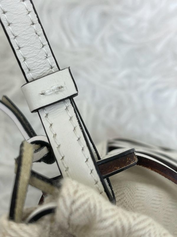 【9成新】LOEWE CUTOUT POCKET 水桶包 