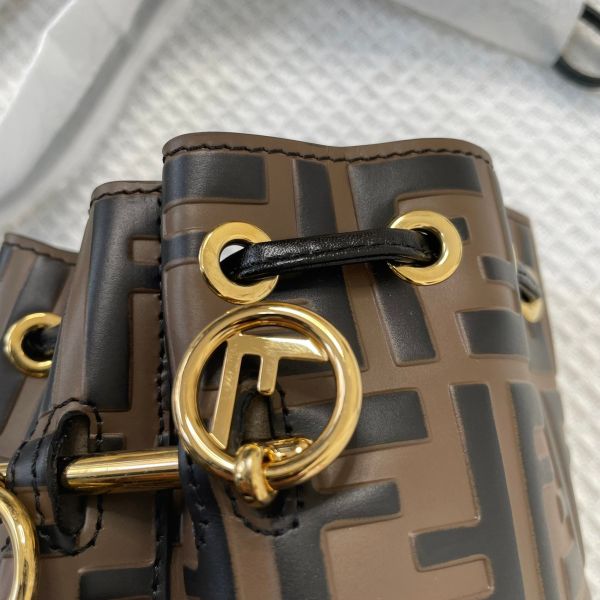 【9.9成新】【12期0利率】 FENDI Mon Tresor迷你水桶包 咖老花 