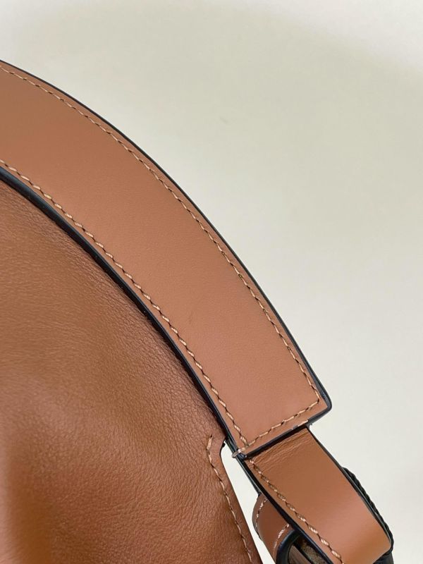 【9成新】LOEWE HORSEHOE 馬蹄造型斜背包 