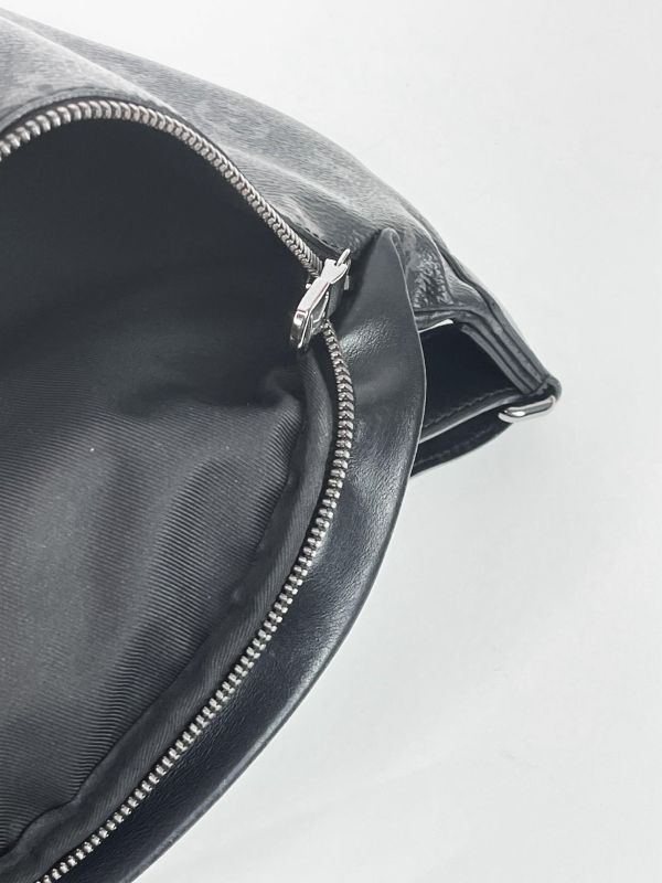 【9成新】LV 皮革背帶黑老花腰包 