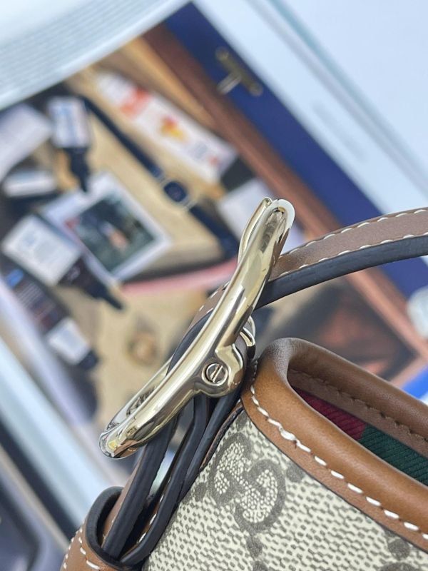 【全新品】GUCCI GG Emblem系列 中號肩背包 