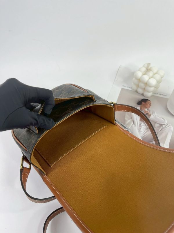 【95成新】CELINE Triomphe帆布中型Folco手袋 