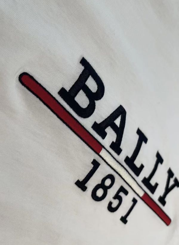 【12期0利率】Bally 刺繡字母短T(5折) 