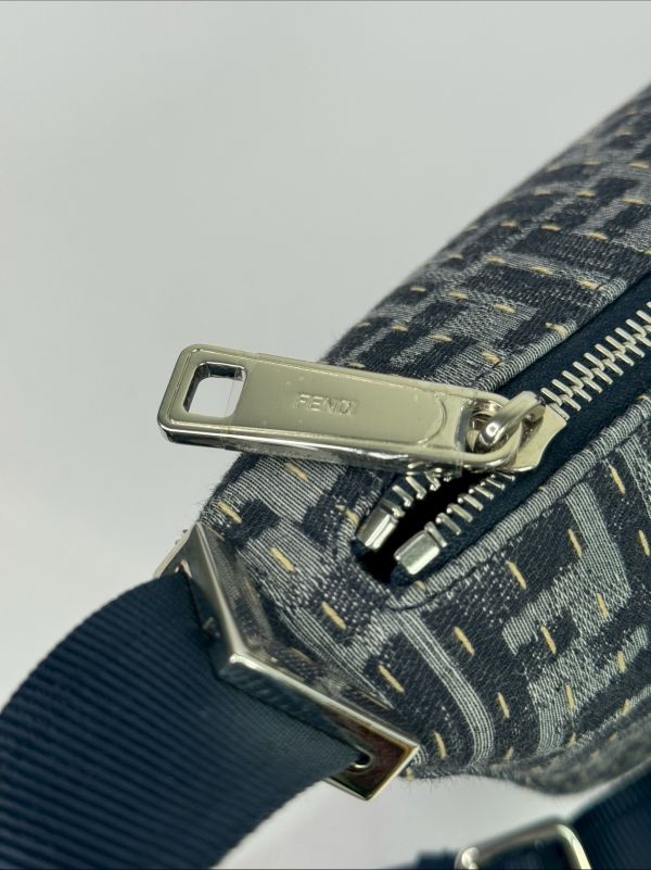 【未使用閒置品】FENDI FF 緹花 小型單肩包 