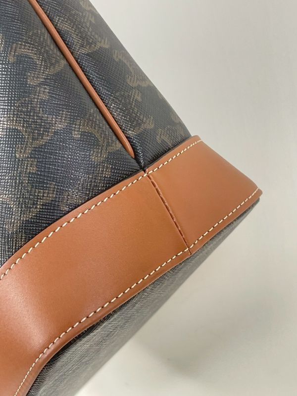 【分期0利率】CELINE TRIOMPHE老花小號水桶包【95成新】 