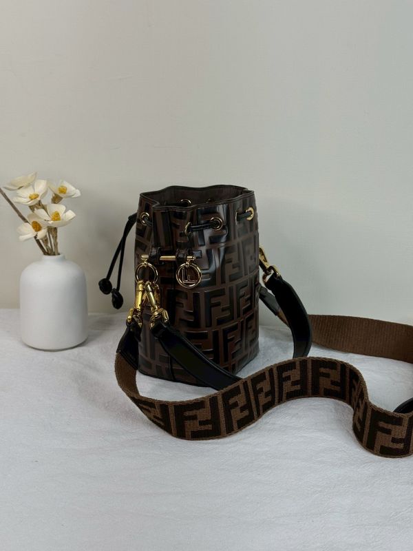 【分期0利率】FENDI Mon Tresor迷你水桶包【9成新】 