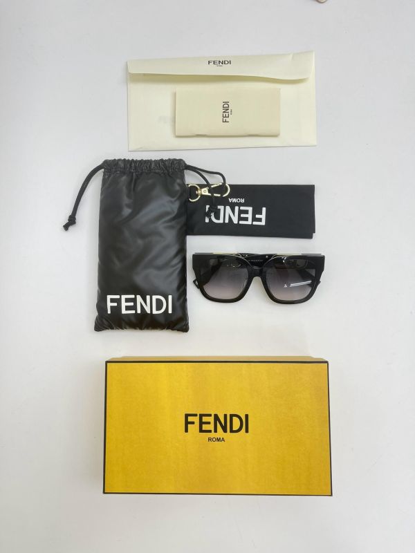 【9成新】FENDI Squared Ace 墨鏡 