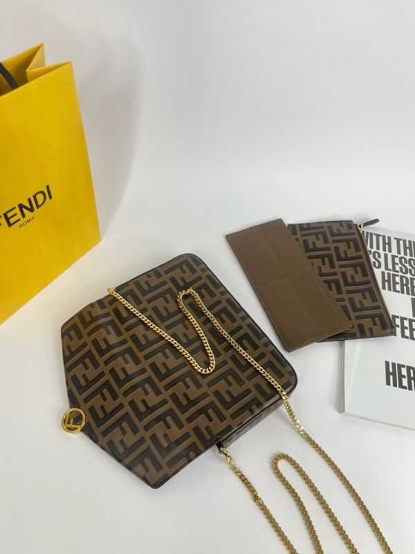 【分期0利率】FENDI F IS FENDI三合一WOC【9成新】 