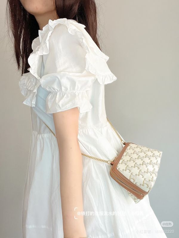 【12期0利率】CELINE TRIOMPHE貝殼包【9成新】 