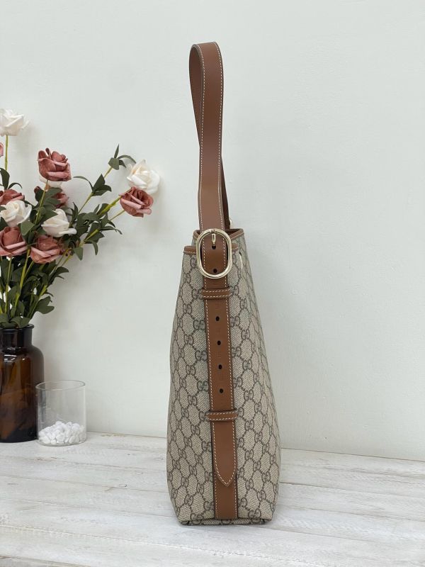 【全新品】GUCCI GG Emblem系列 中號肩背包 