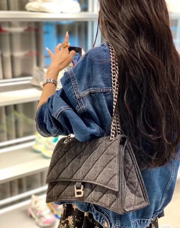 【分期0利率】BALENCIAGA CRUSH 绗縫牛仔沙漏包 中號【99成新】 