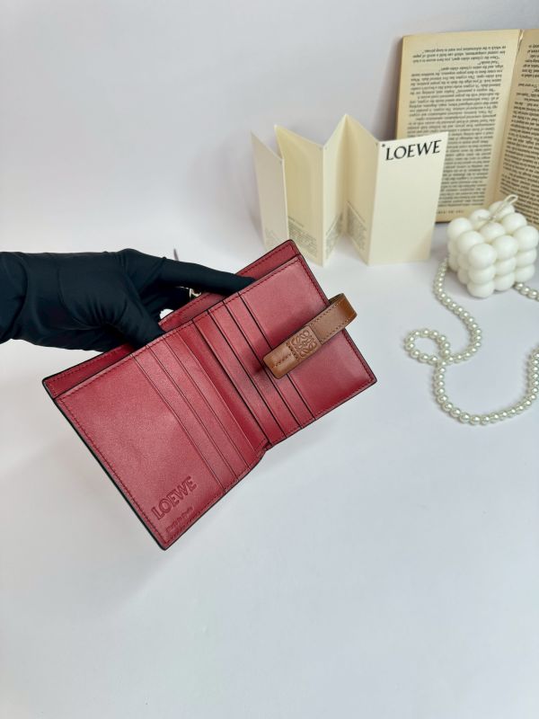 【分期0利率】LOEWE 小牛皮小型拉鍊短夾【95成新】 