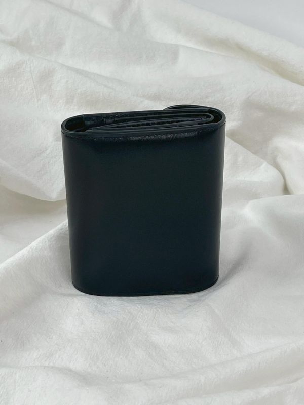 【未使用閒置品】CELINE 亮面牛皮革TRIOMPHE三折短夾 