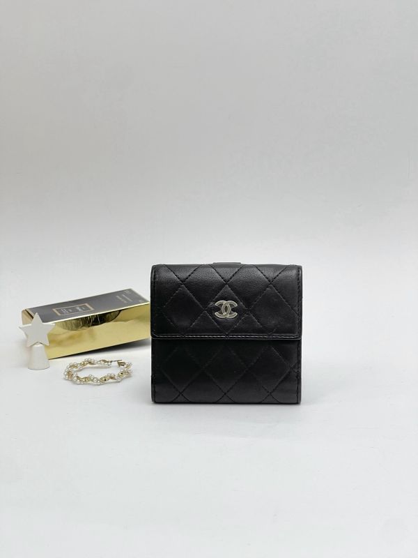 【9成新】CHANEL 菱格紋雙折短夾 