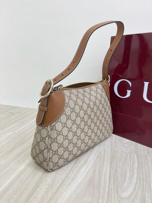 【全新品】GUCCI GG EMBLEM 單肩包 