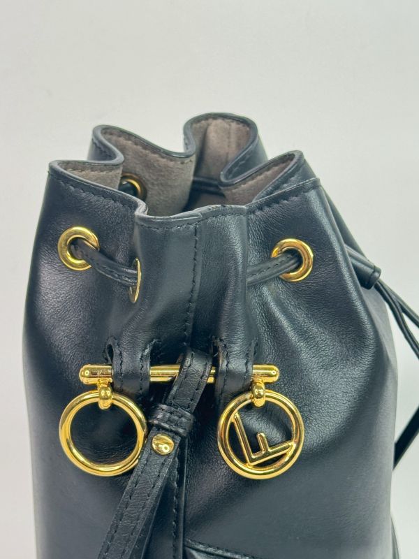 【分期0利率】FENDI Mon Treso 小牛皮水桶包【9成新】附贈原價17200老花提把 