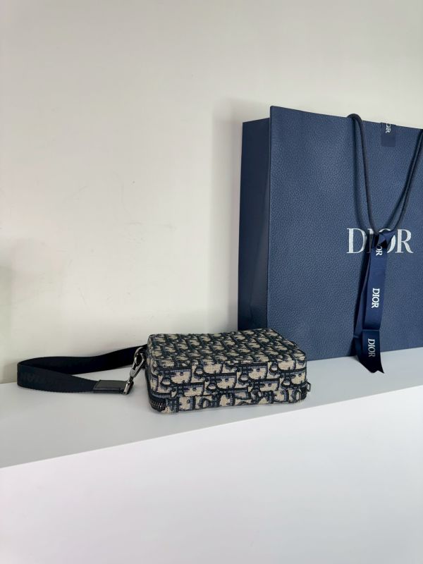【分期0利率】DIOR   拉鍊手拿包附肩背袋 【95成新】 