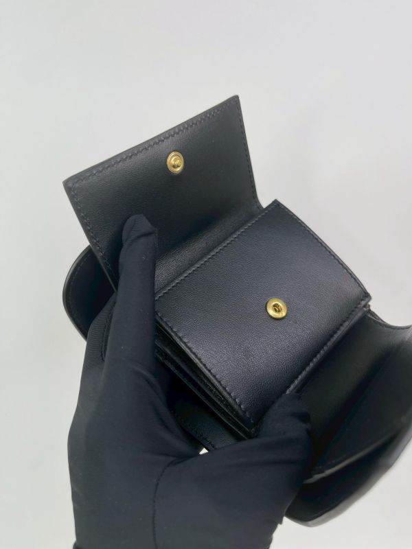 【未使用閒置品】CELINE 亮面牛皮革TRIOMPHE三折短夾 