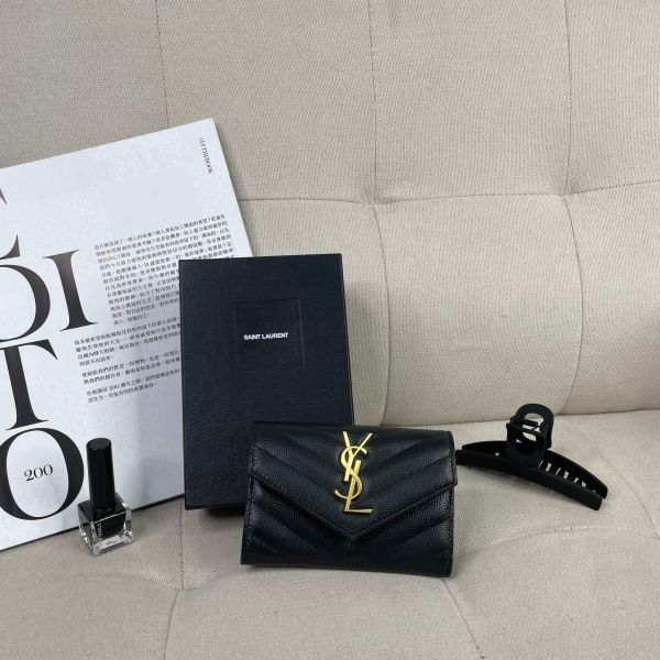 【12期0利率】YSL 粒面壓紋皮革信封卡片夾【9成新】 