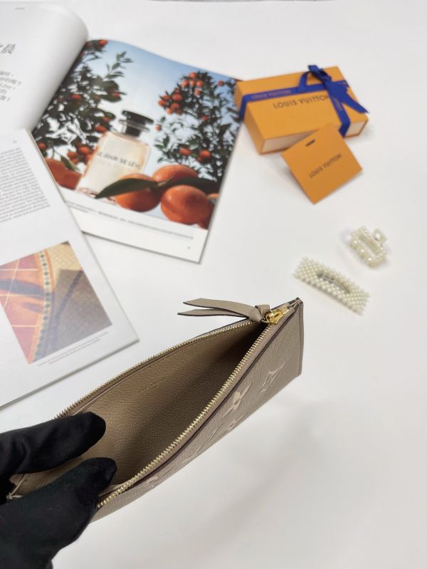 【分期0利率】LV Félicie Pochette斑鳩灰 【95成新】 