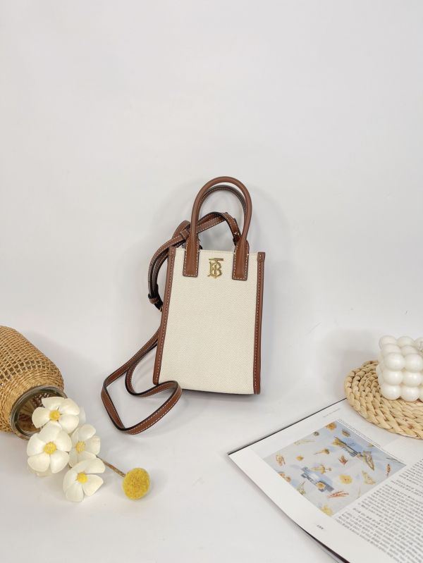 【分期0利率】BURBERRY 迷你FRANCES斜背手機包【99成新】 