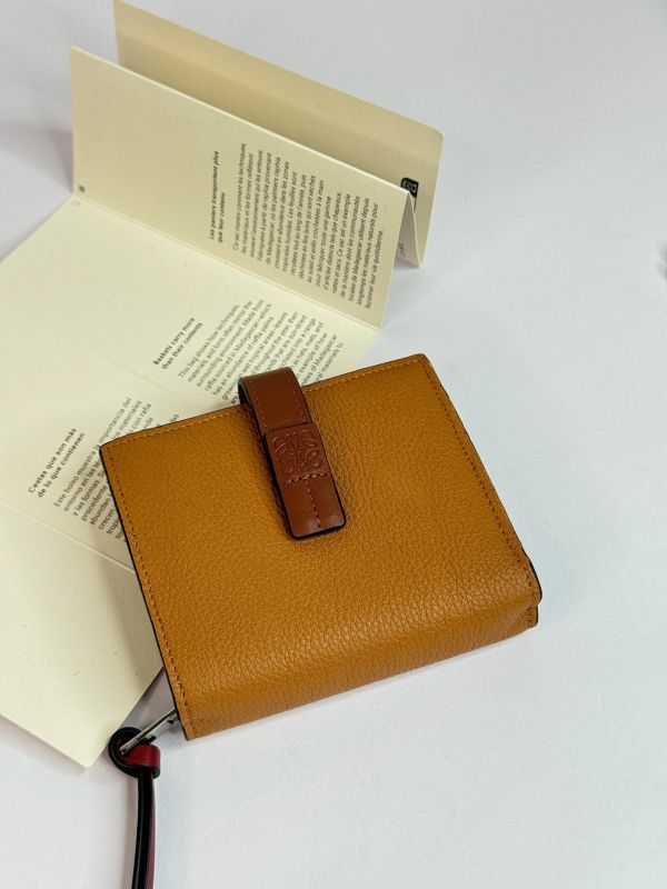 【分期0利率】LOEWE 小牛皮小型拉鍊短夾【95成新】 