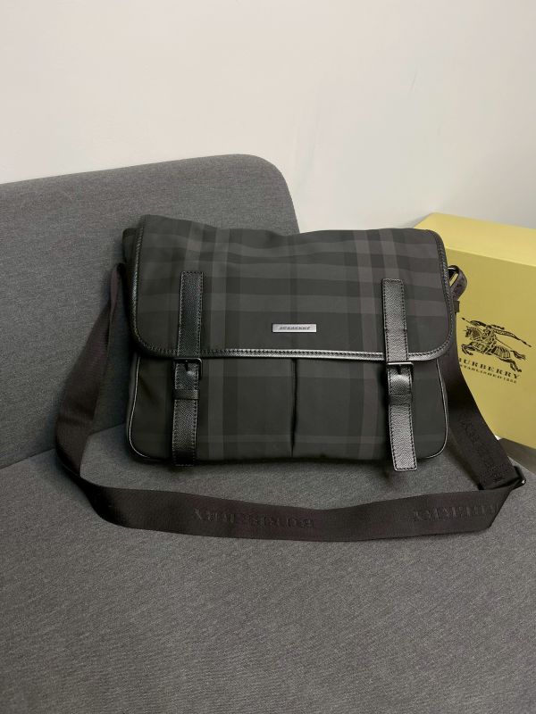 【分期0利率】BURBERRY 炭灰格紋郵差包 【99成新】 