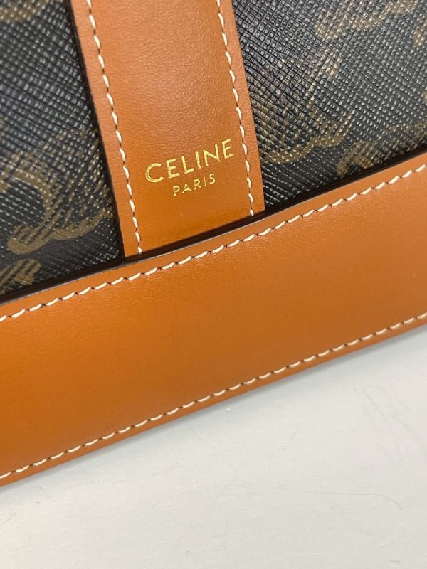 【分期0利率】CELINE TRIOMPHE老花小號水桶包【95成新】 