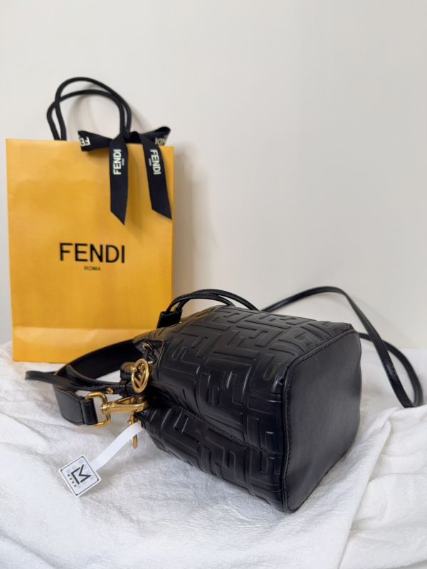 【分期0利率】FENDI Mon Tresor迷你水桶包【9成新】 