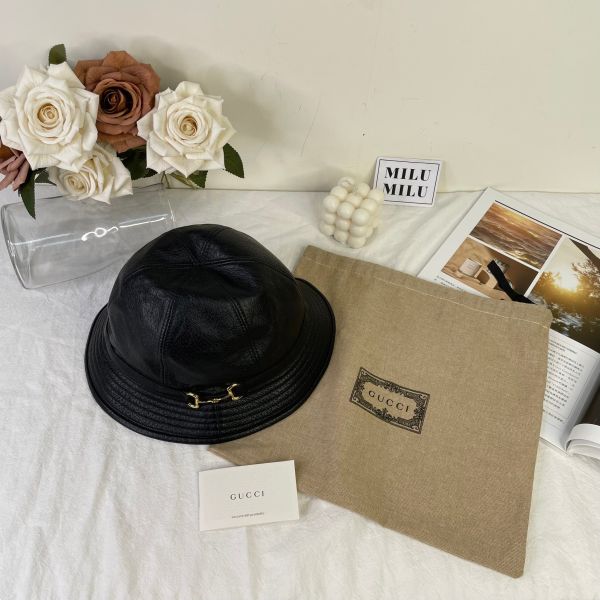 【95成新】【12期0利率】馬銜扣皮革圓頂漁夫帽 666600 