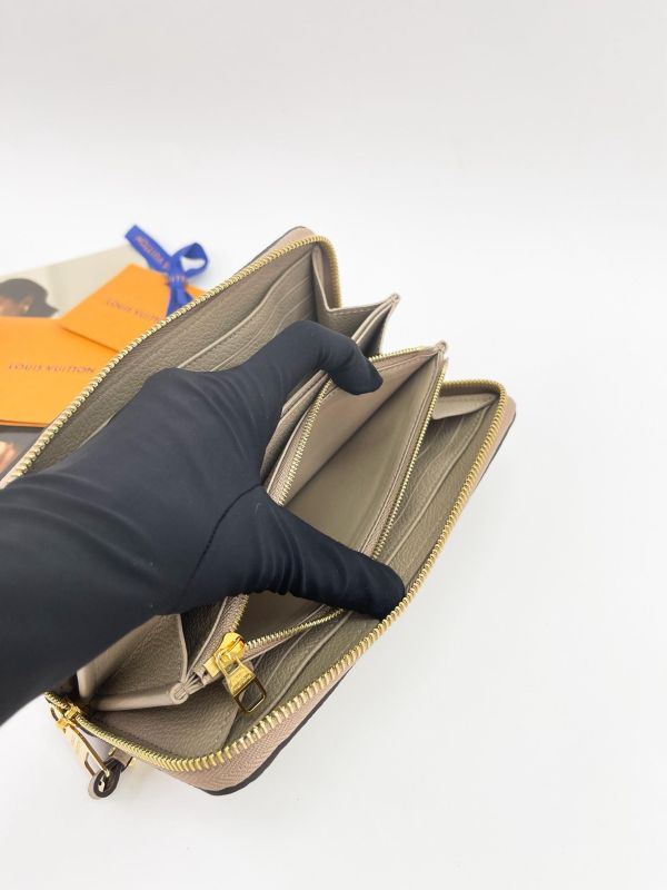 【全新品】LV ZIPPY 