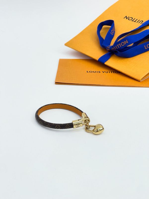 【9成新】LV Crazy In Lock 吊飾手環 