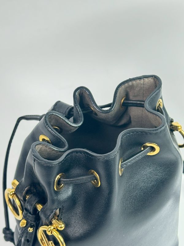 【分期0利率】FENDI Mon Treso 小牛皮水桶包【9成新】附贈原價17200老花提把 