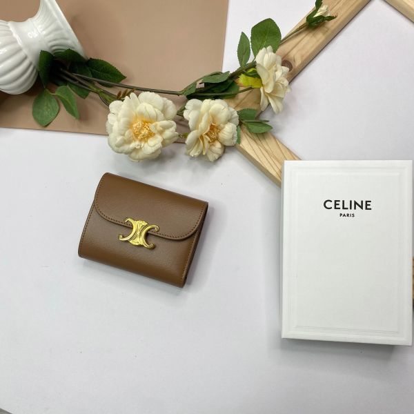 【12期 0 利率】【現金價】CELINE 小號 TRIOMPHE 亮面小牛皮三折短夾 