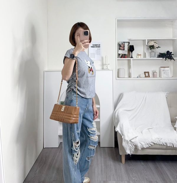 【12期0利率】BURBERRY  LOLA TB皮革船型斜背包【9成新】 