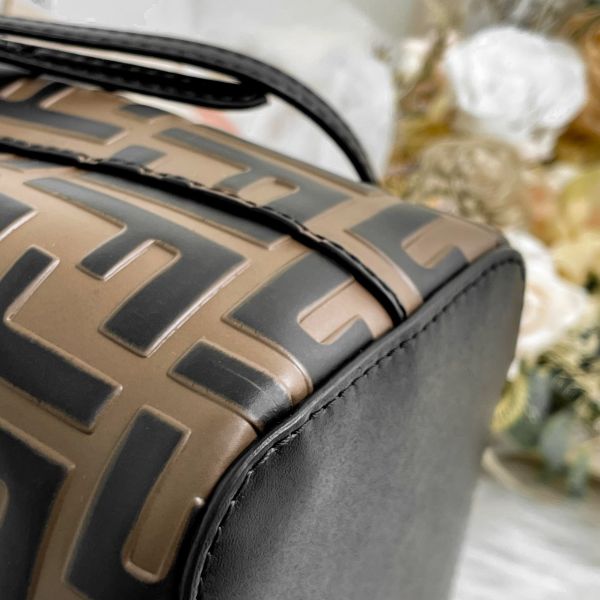 【12期0利率】FENDI Mon Tresor迷你水桶包【95成新】 