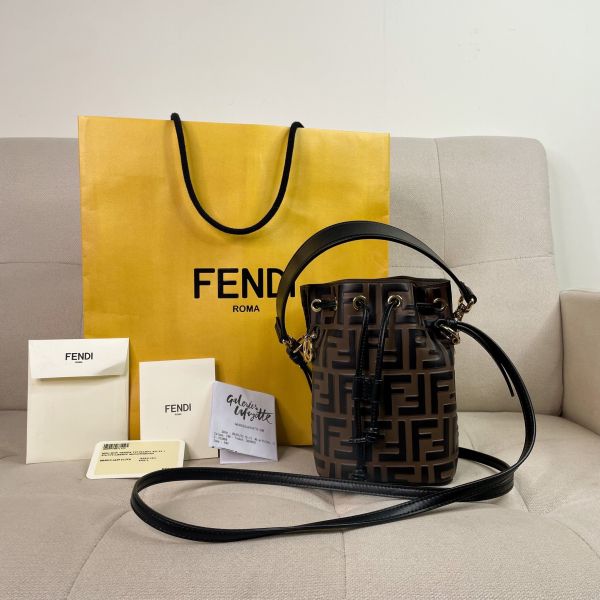 【12期0利率】FENDI Mon Tresor迷你水桶包 咖老花【9成新】 