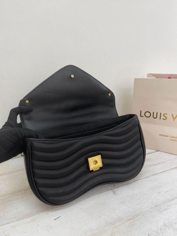 【95成新】LV NEW WAVE MM 
