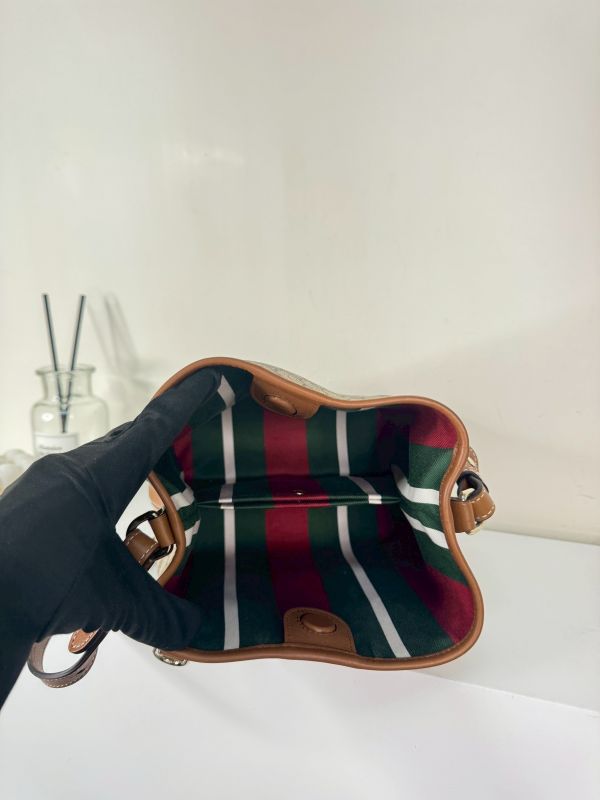 【分期0利率】GUCCI GG Emblem系列小號水桶包 【99成新】 