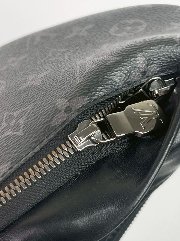 【9成新】LV 皮革背帶黑老花腰包 