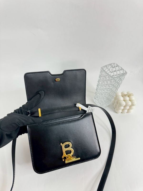 【分期0利率】BURBERRY TB鎖頭 MINI翻蓋斜背包【9成新】 