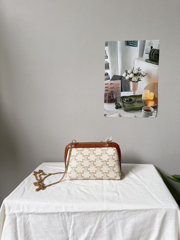 【12期0利率】CELINE TRIOMPHE貝殼包【9成新】 