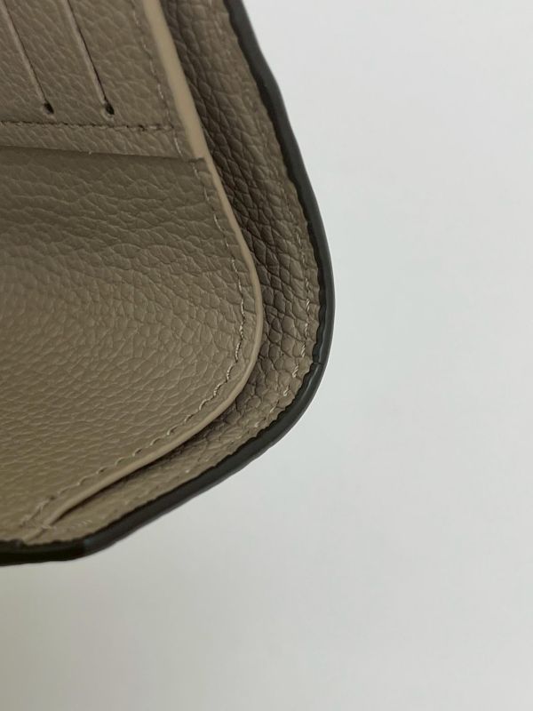 【95成新】LV Victorine皮革三折短夾 