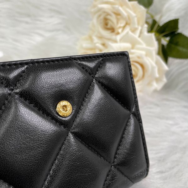 【9.5成新】【12期0利率】Chanel 19羊皮三折短夾 黑/金 