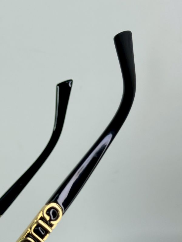 【分期0利率】 GUCCI 大方框側LOGO 墨鏡【99成新】 